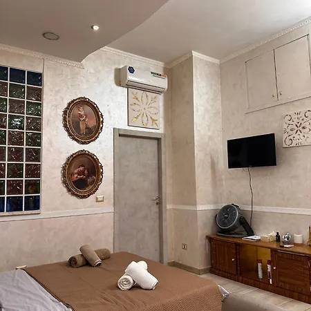 Giulia House